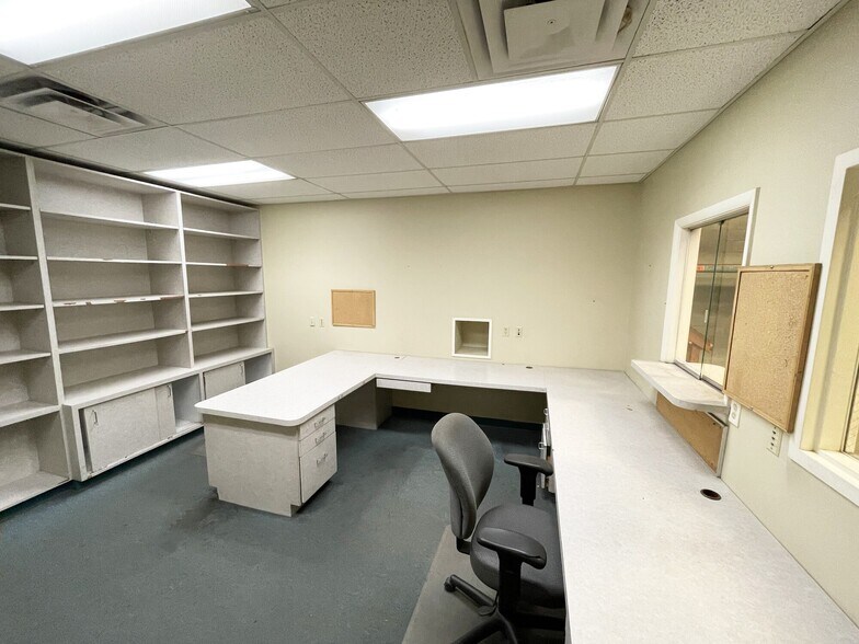 More Photos Of 4211 Highway Ave, Jacksonville Warehouse For Sale