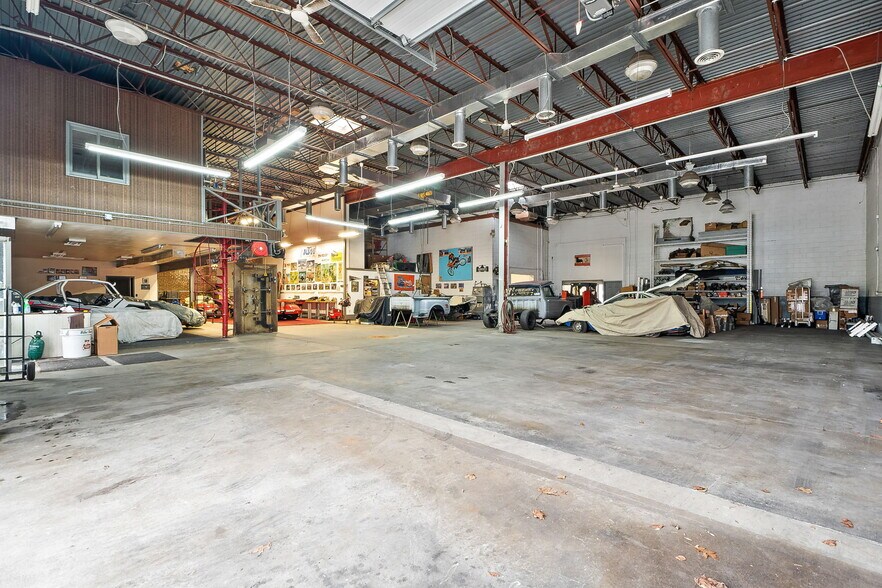 More Photos Of 560 N Main St, Pittston Warehouse For Sale