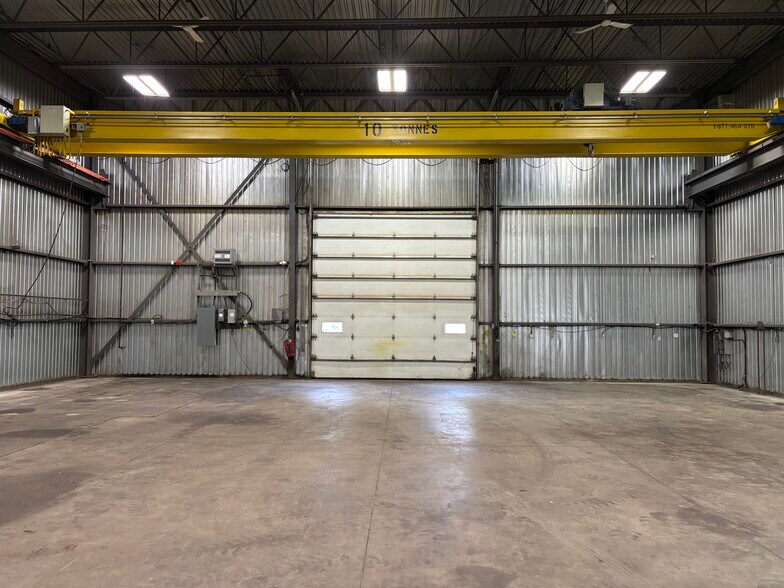 More Photos Of 899 De La Pomme-D'or, Contrecoeur Industrial For Sale