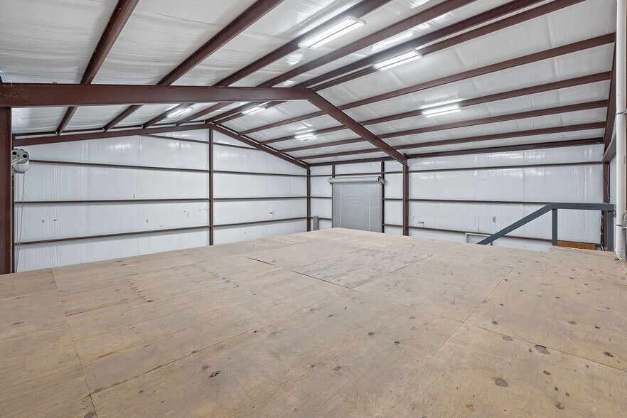 More Photos Of 14707 Fitzhugh Rd, Austin Warehouse For Lease
