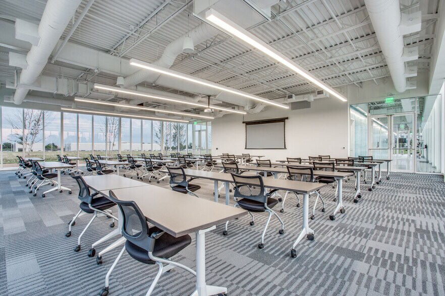 More Photos Of 1400 Preston Rd, Plano Office For Lease