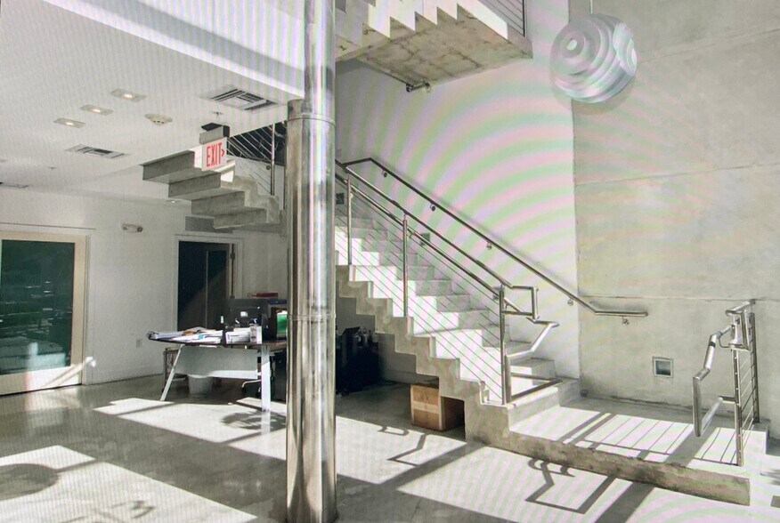 More Photos Of 7858 Turkey Lake Rd, Orlando Storefront Retail Office For Lease