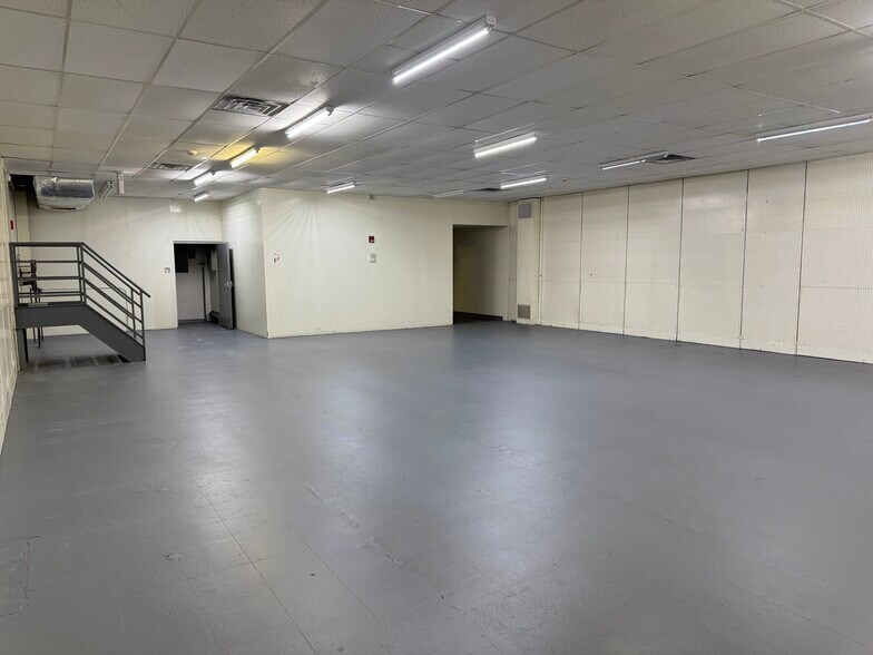 More Photos Of 1061 Main St, Peekskill Warehouse For Lease