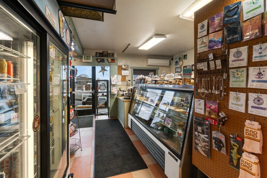 More Photos Of 6410 Jackrabbit Ln, Belgrade Storefront For Sale