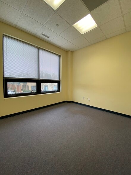 More Photos Of 684 Berkmar Cir, Charlottesville Office For Lease