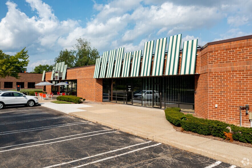 More Photos Of 21455 Melrose Ave, Southfield Unknown For Lease
