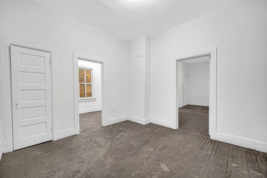 More Photos Of 701 Meeker Ave, Joliet Flex For Sale