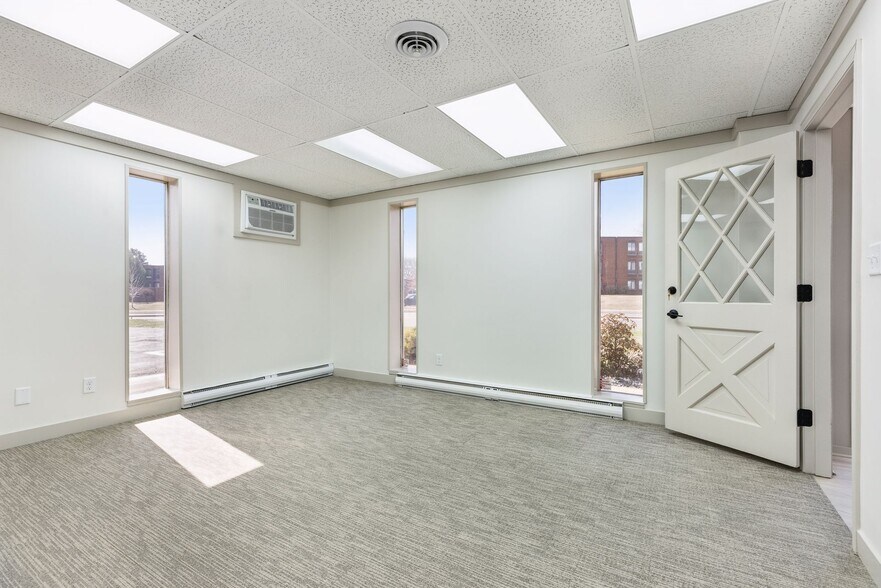 More Photos Of 295 Marie Ave E, West Saint Paul Flex For Sale