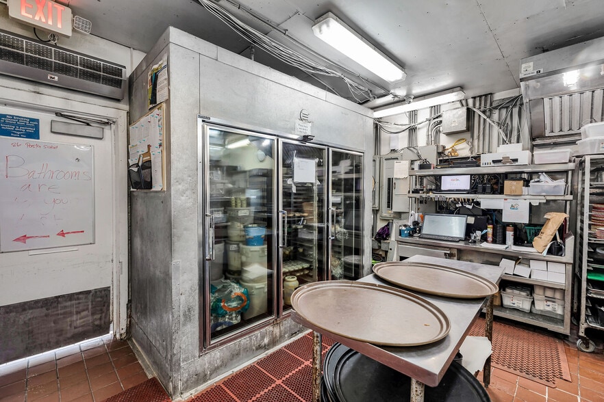 More Photos Of 96 Madeira Rd, Islamorada Restaurant For Sale