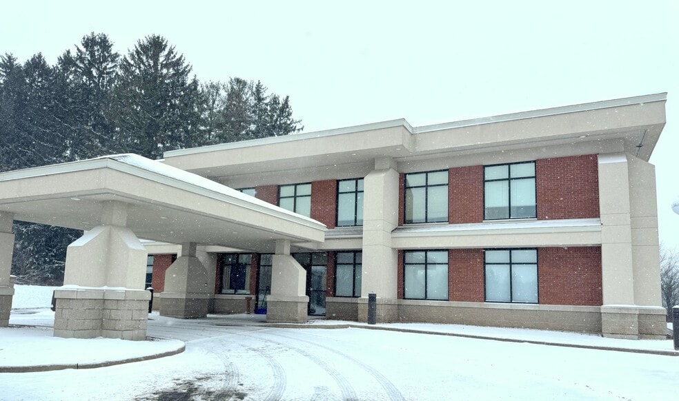 More Photos Of 1507 W Knapp St, Rice Lake Office For Lease