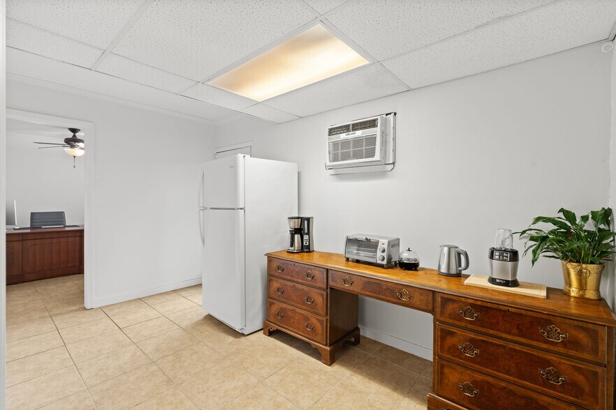 More Photos Of 1526 Heights Blvd, Houston Office For Lease