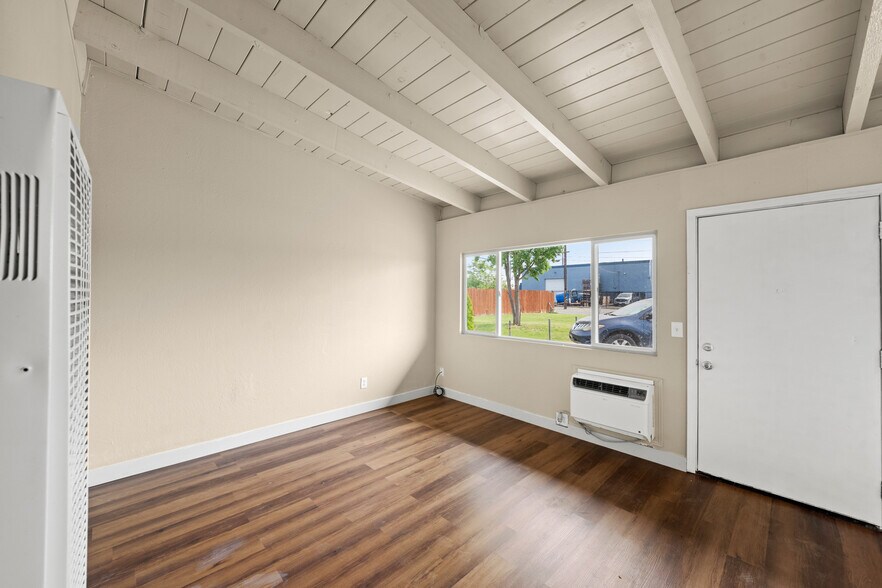 More Photos Of 2605 Albatross Way, Sacramento Apartments For Sale