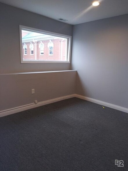 More Photos Of 314 S Buckman St, Shepherdsville Office Residential For Lease