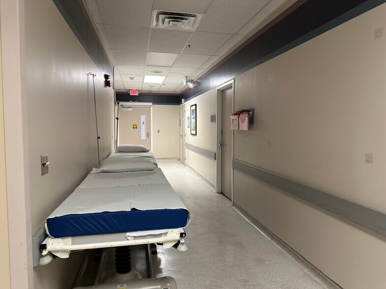 More Photos Of 1310 SE West Star Ave, Port Saint Lucie Hospital For Lease