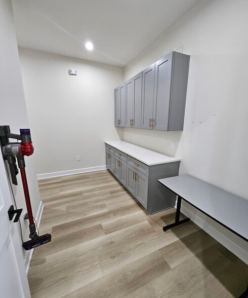 More Photos Of 1325 Main St, Katy Office For Lease