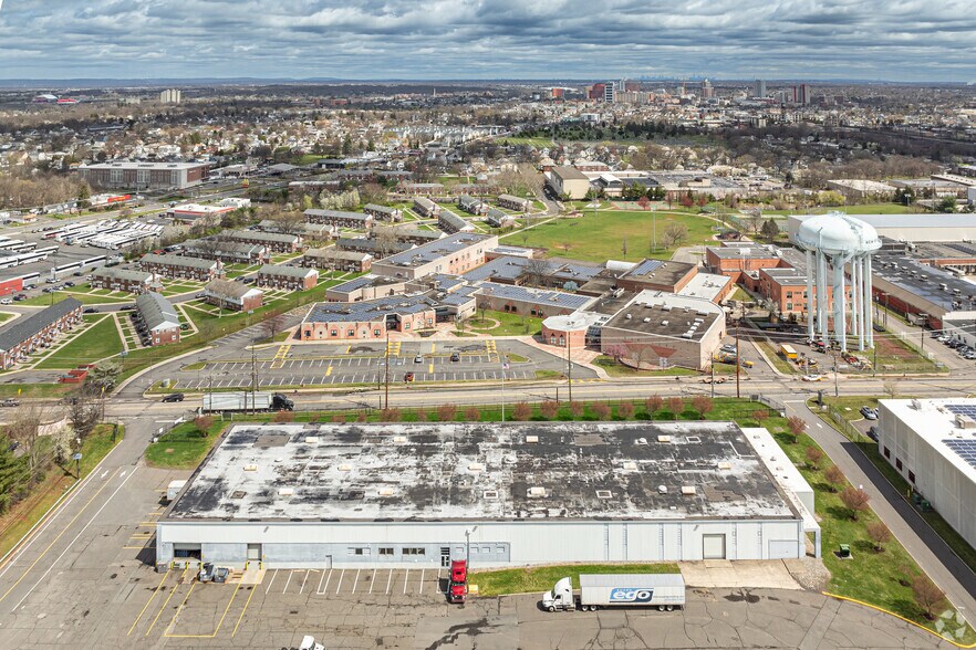 More Photos Of 16 Van Dyke Ave, New Brunswick Warehouse For Lease
