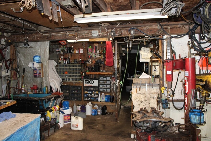 More Photos Of 1394 Joyce Ave, Columbus Flex For Sale