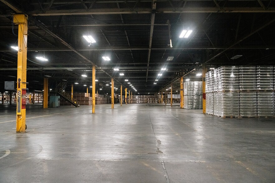 More Photos Of 450 Sherman Av N, Hamilton Industrial For Lease