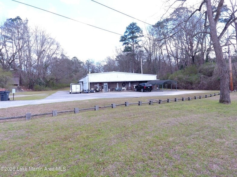 More Photos Of 835 Marshall St, Alexander City Specialty For Sale