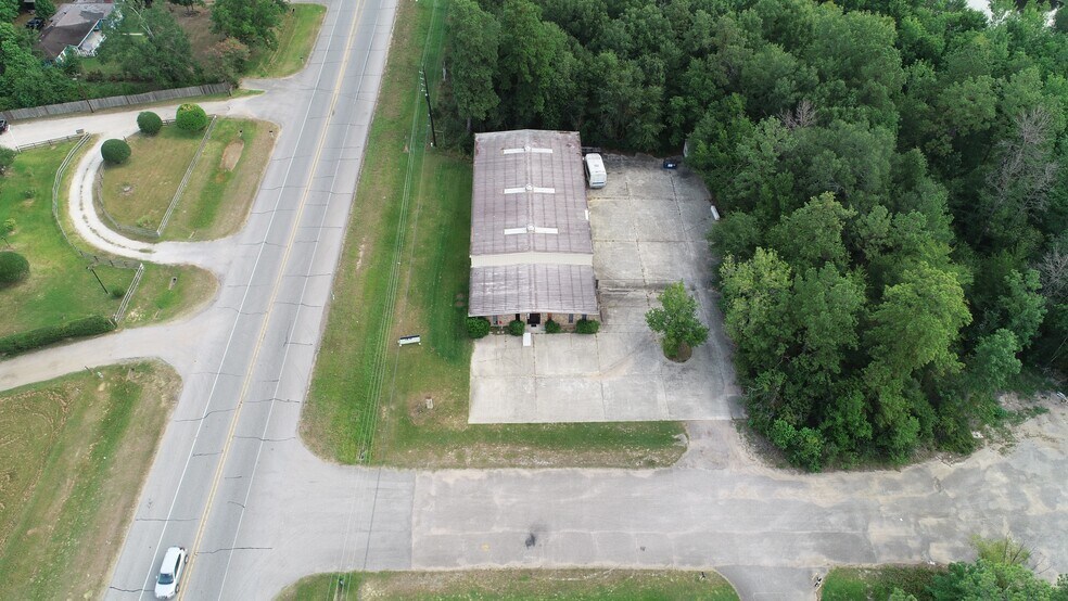 Primary Photo Of 262 Beach Airport Rd, Conroe Warehouse For Sale
