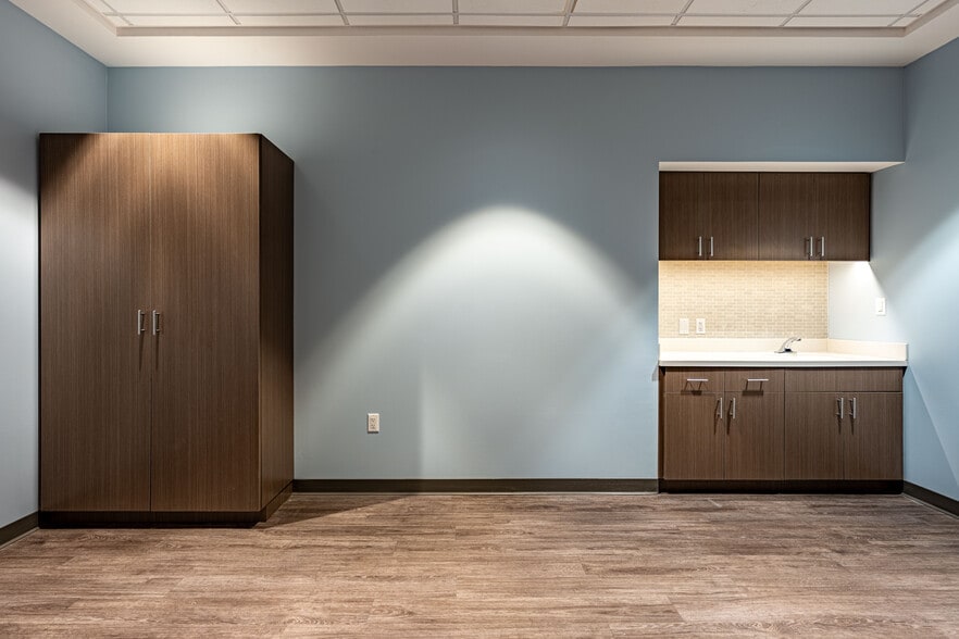 More Photos Of 1150 E Ogden Ave, Naperville Medical For Lease