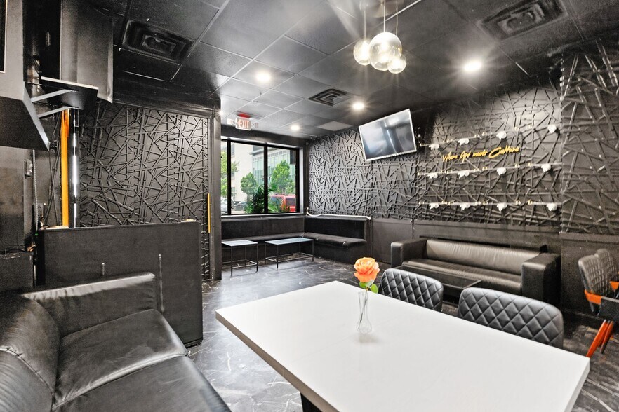 More Photos Of 246 Mulberry St, Newark Storefront For Sale