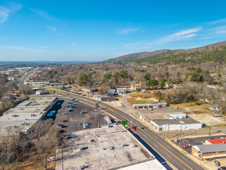 More Photos Of 606 Albert Pike Rd, Hot Springs National Park Freestanding For Sale