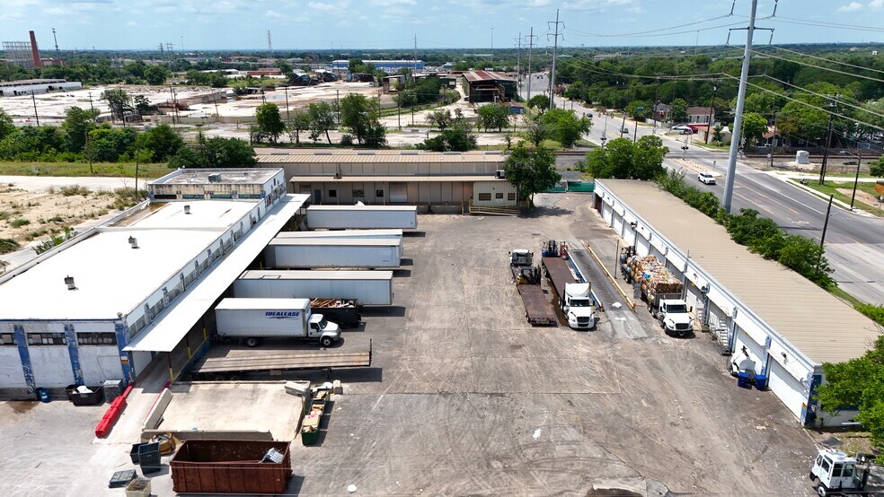 More Photos Of 400 Probandt St, San Antonio Manufacturing For Lease