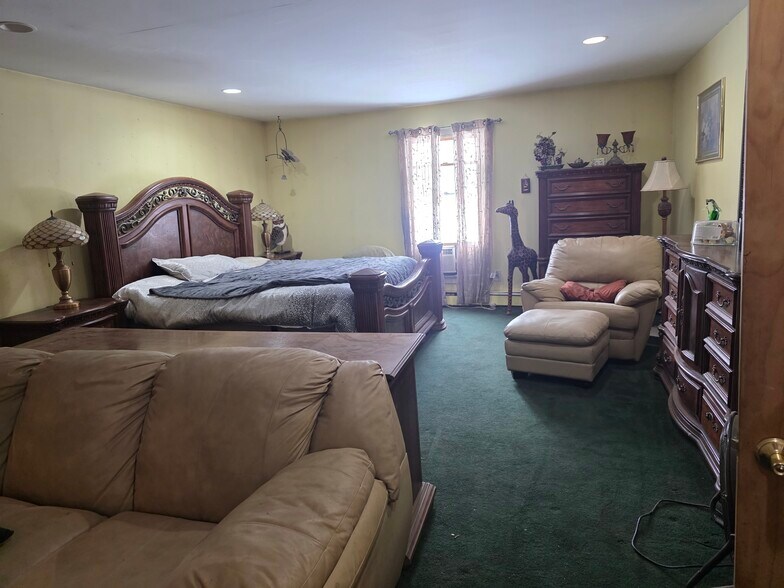More Photos Of 56 Old State Route 12, Frenchtown Showroom For Sale