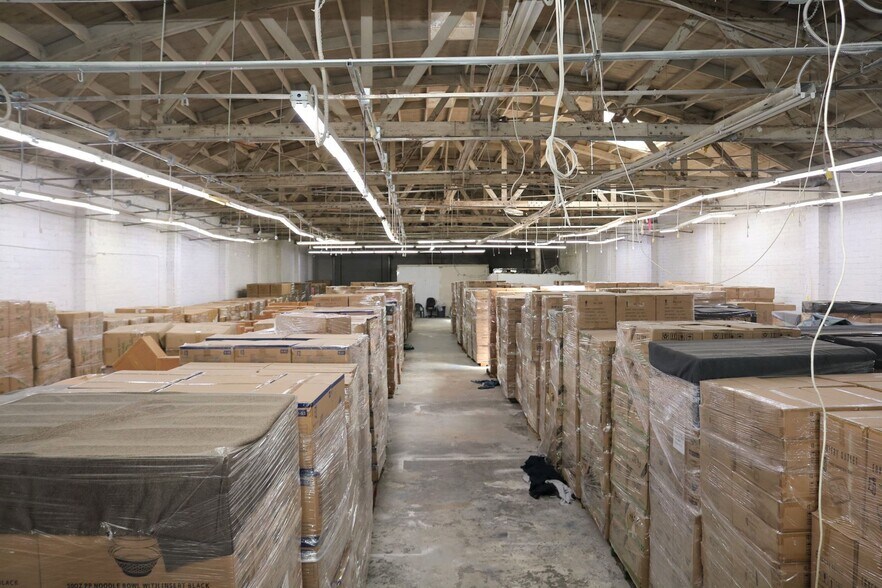 More Photos Of 6633 McKinley Ave, Los Angeles Manufacturing For Sale