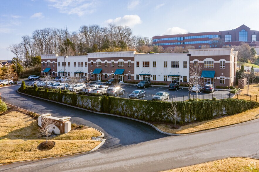 More Photos Of 212 Overlook Cir, Brentwood Office For Sale