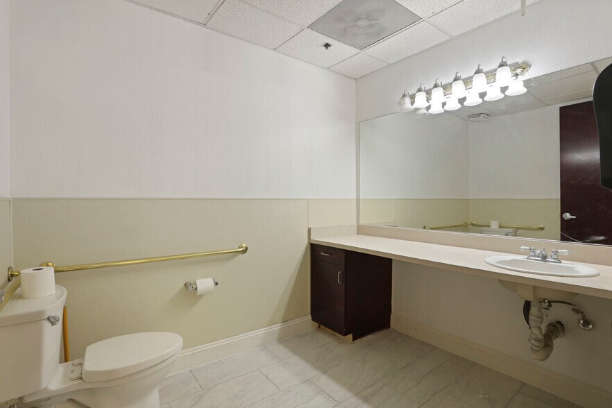 More Photos Of 3133 W March Ln, Stockton Medical For Lease