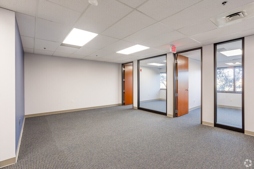 More Photos Of 555 Briarwood Cir, Ann Arbor Office For Lease