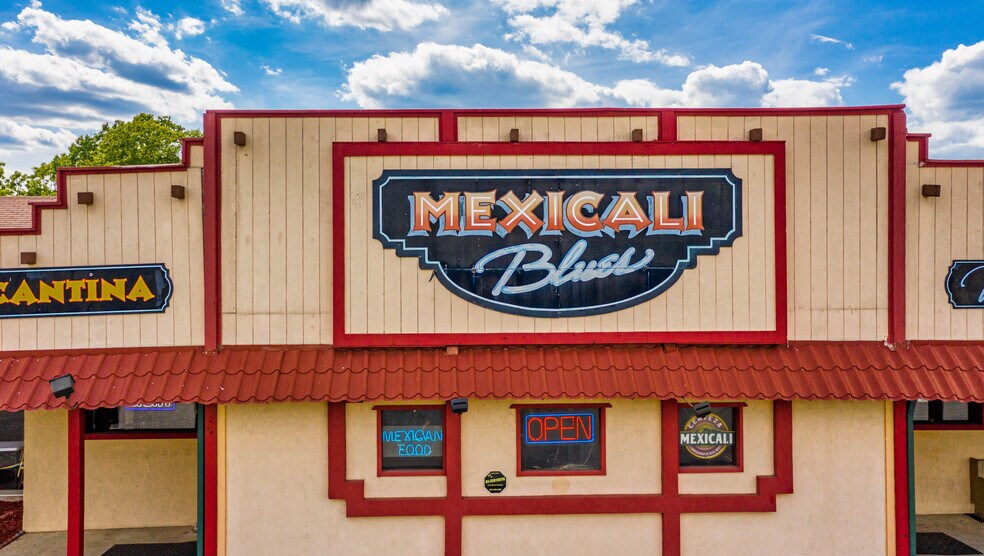 More Photos Of 6605 Hwy 54, Osage Beach Restaurant For Sale