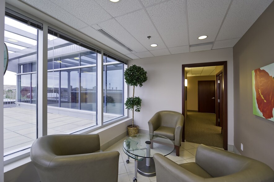 More Photos Of 421 7th Ave SW, Calgary Coworking Space