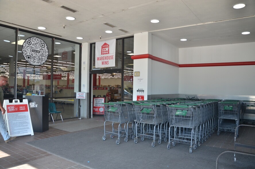 More Photos Of 4301 State Ave, Kansas City Department Store For Sale