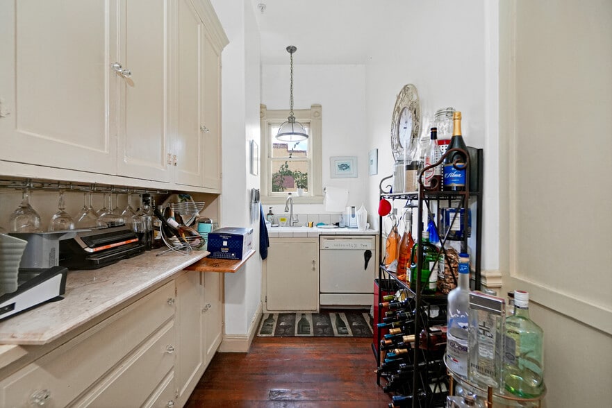 More Photos Of 742 B St, Hayward Restaurant For Sale