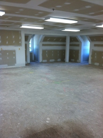 More Photos Of 22888 Three Notch Rd, California Office For Sale