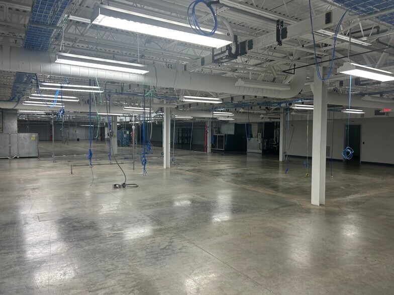 More Photos Of 12090 Memorial Pky SW, Huntsville Light Manufacturing For Sale