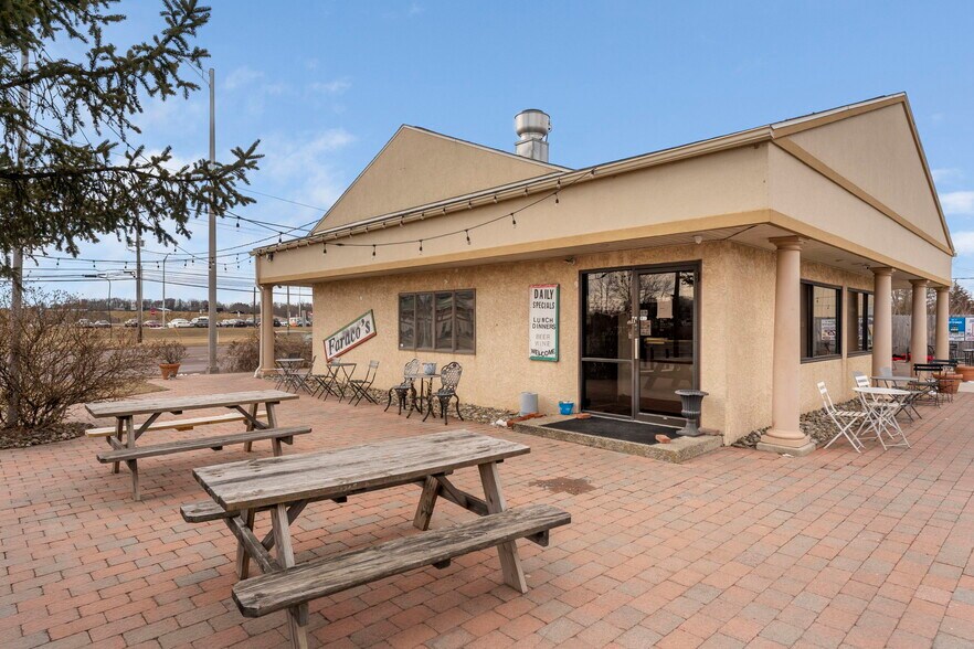 More Photos Of 1850 John Fries Hwy, Quakertown Restaurant For Sale