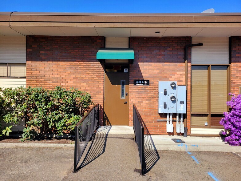 More Photos Of 1814 S 324th Pl, Federal Way Medical For Lease