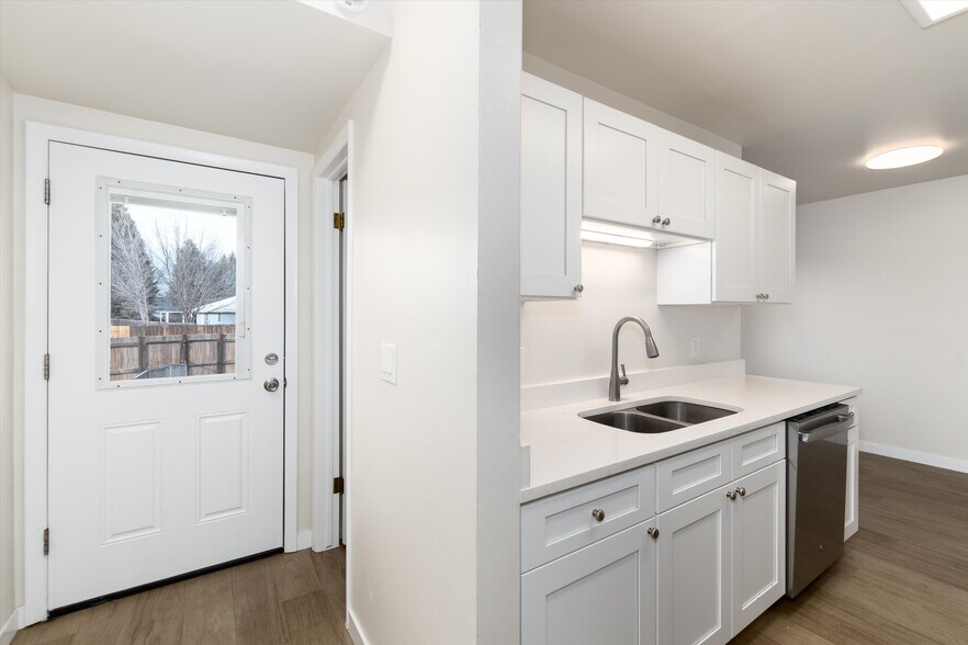 More Photos Of 1842 Hennington Ct, Longmont Multifamily For Sale