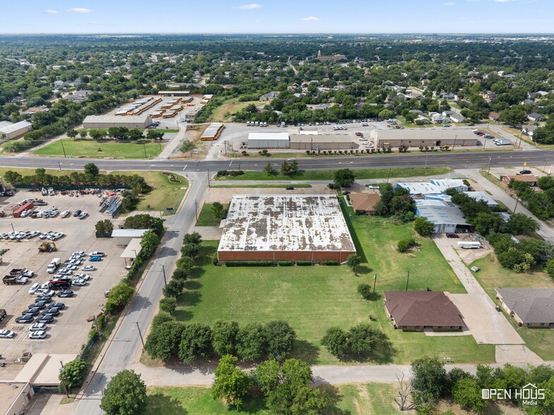 More Photos Of 2200 5th St, Wichita Falls Warehouse For Sale