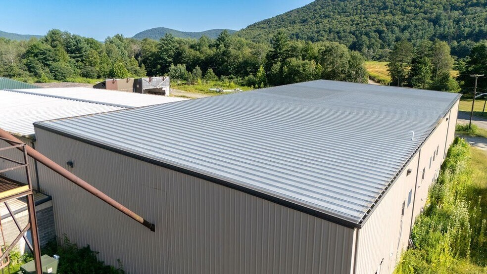 More Photos Of 398 Main St, Roulette Warehouse For Sale