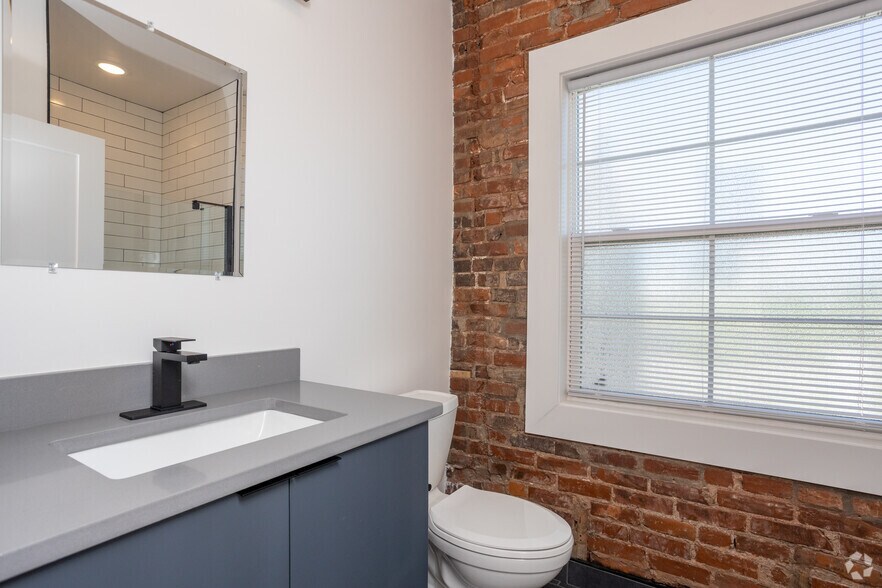 More Photos Of 595 E Broad St, Columbus Apartments For Sale