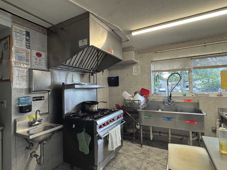 More Photos Of 1930 Lincoln St, Hollywood Assisted Living For Sale