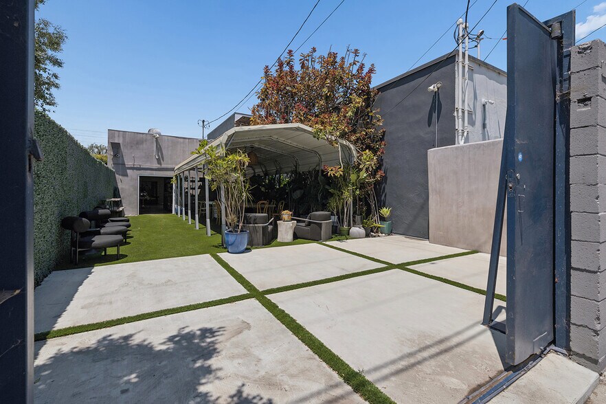 More Photos Of 8560 Venice Blvd, Los Angeles Storefront Retail Office For Sale