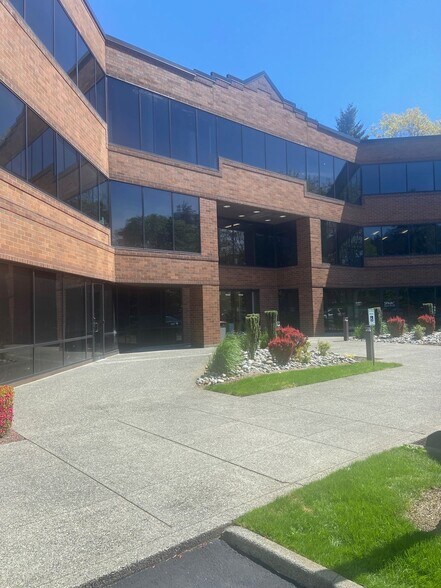 More Photos Of 19515 North Creek Pky, Bothell Office For Lease