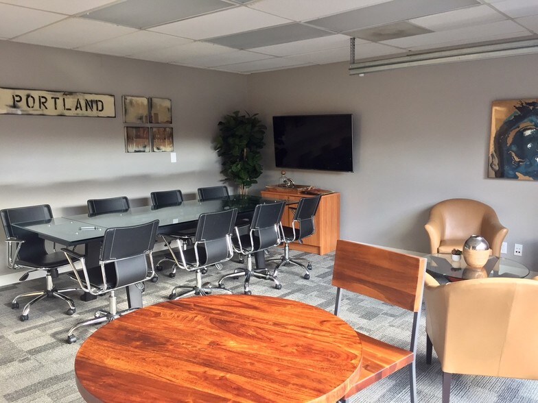 More Photos Of 6105 S MacAdam Ave, Portland Office For Lease