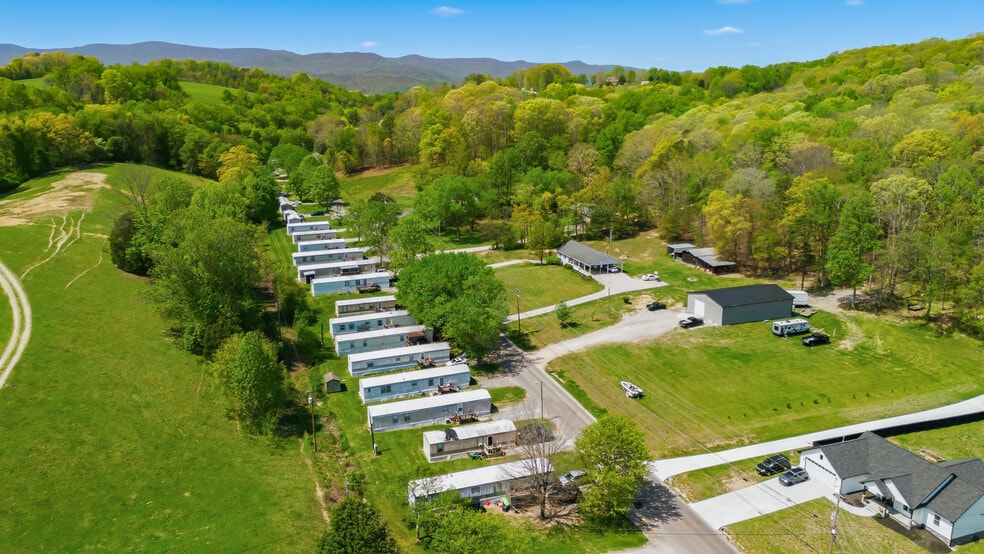 Primary Photo Of 759 Hillvale Rd, Andersonville Manufactured Housing Mobile Home Park For Sale